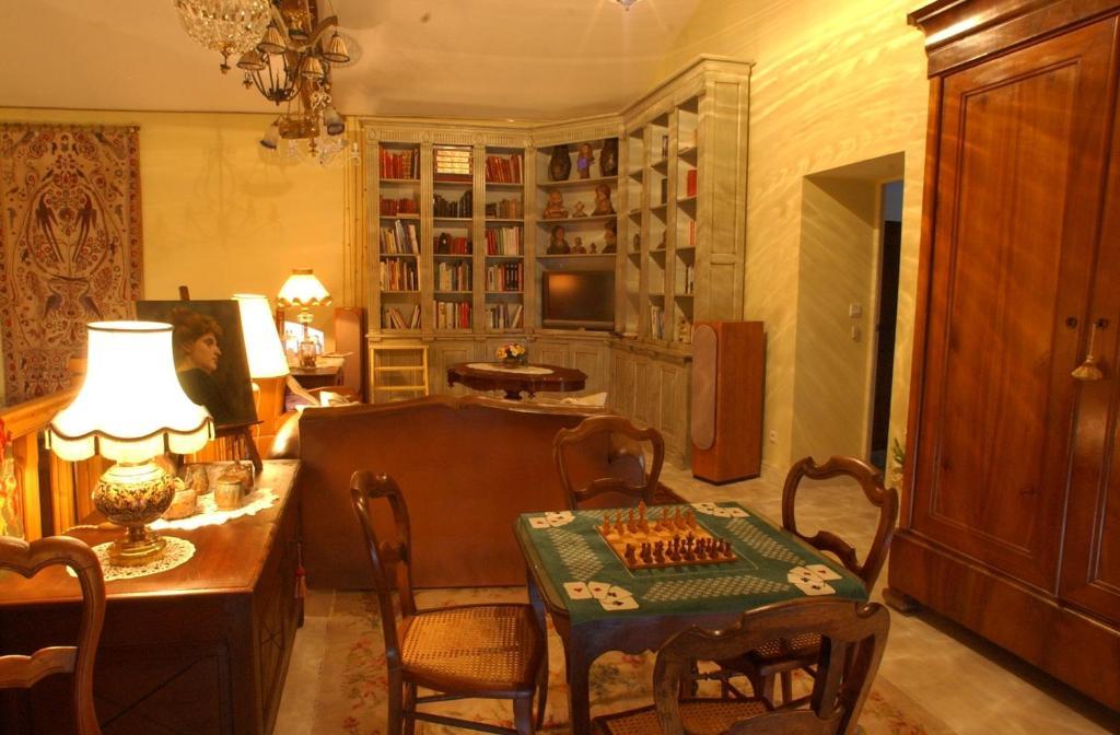 Au Fond De La Cour Acomodação com café da manhã Veyre-Monton Exterior foto
