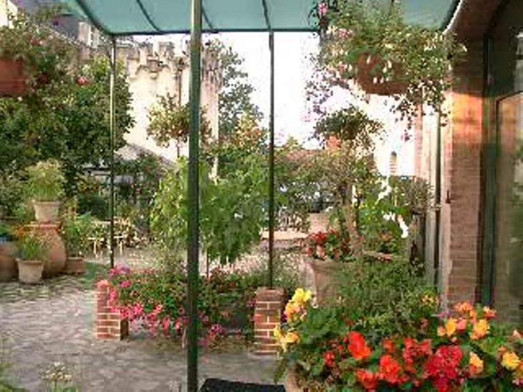 Au Fond De La Cour Acomodação com café da manhã Veyre-Monton Exterior foto